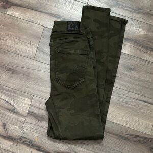 American Eagle Outfitters Women's Camouflage Skinny Jeans